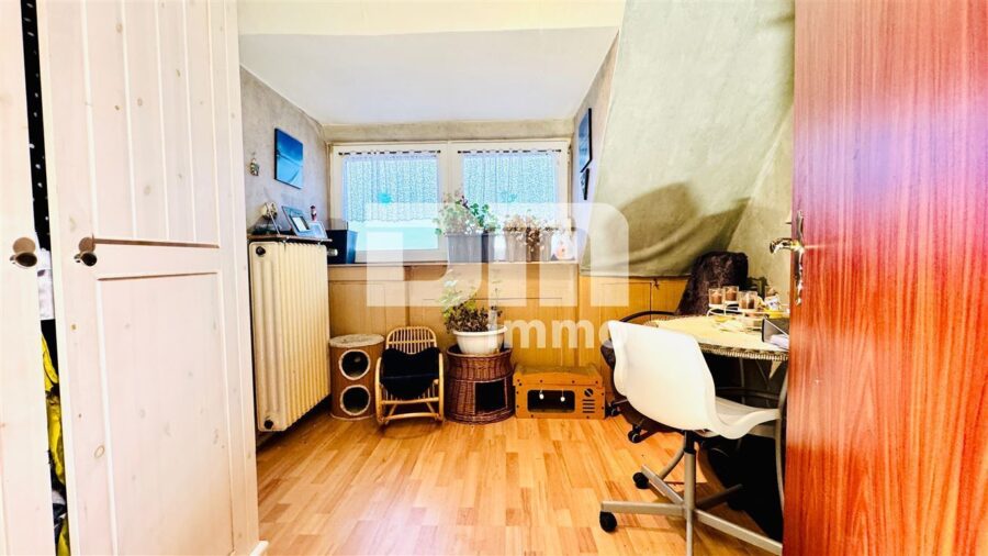 Schöne Doppelhaushälfte in schöner Wohnlage mit Panoramablick, Gartenbereich und Garage - OG / DG Kind 1 / Gäste / Büro